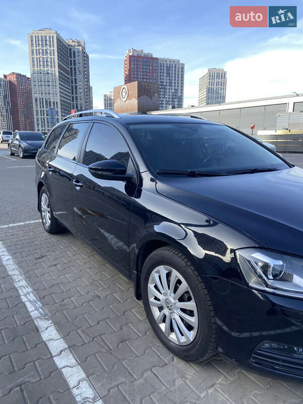 Універсал Volkswagen Passat 2014 в Києві