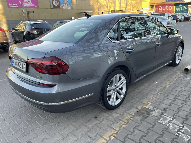 Седан Volkswagen Passat 2018 в Киеве