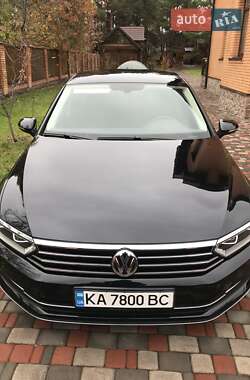 Седан Volkswagen Passat 2016 в Києві