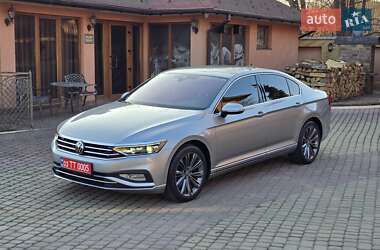 Седан Volkswagen Passat 2022 в Мукачево