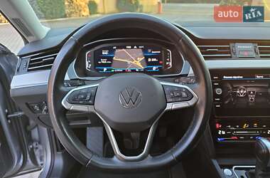 Седан Volkswagen Passat 2022 в Мукачево