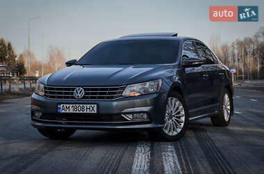 Седан Volkswagen Passat 2015 в Житомире