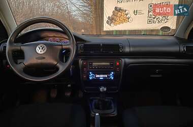 Седан Volkswagen Passat 2002 в 