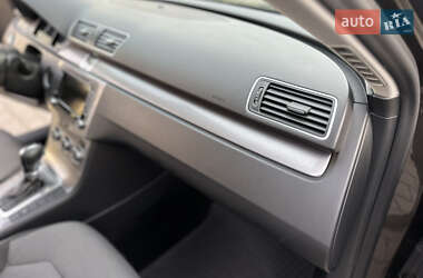 Седан Volkswagen Passat 2013 в 