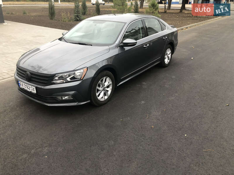 Седан Volkswagen Passat 2016 в Харкові