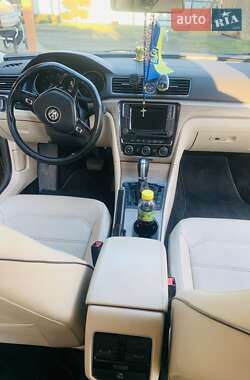 Седан Volkswagen Passat 2015 в 