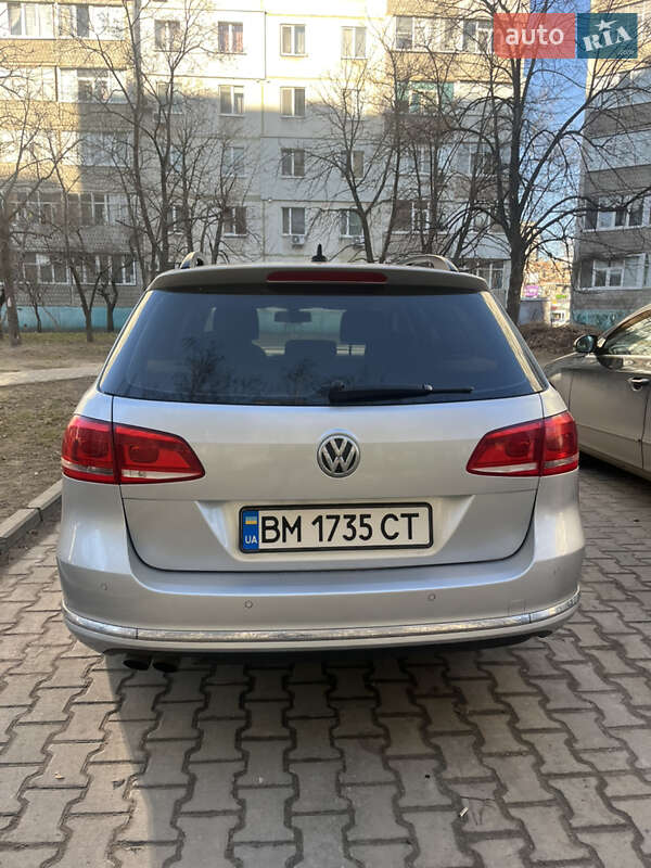 Універсал Volkswagen Passat 2012 в Сумах