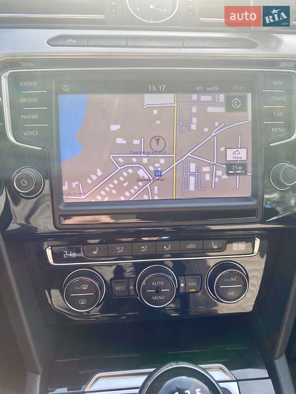 Универсал Volkswagen Passat 2016 в Ровно