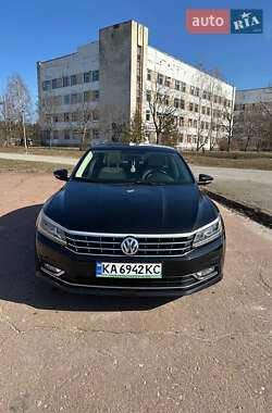 Седан Volkswagen Passat 2016 в Чернигове