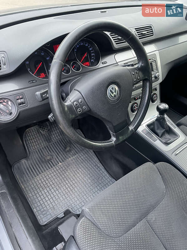 Универсал Volkswagen Passat 2006 в Мироновке