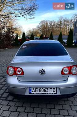 Седан Volkswagen Passat 2005 в Луцьку