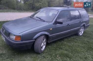 Універсал Volkswagen Passat 1988 в Турці