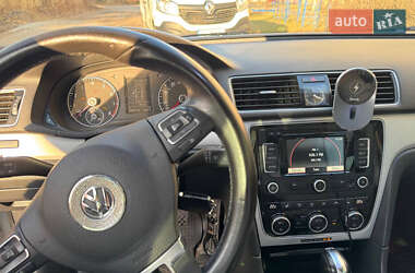 Седан Volkswagen Passat 2012 в 