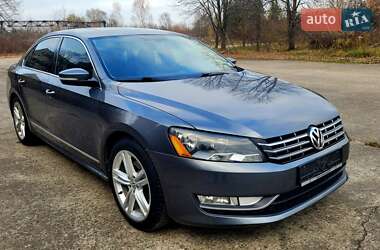 Седан Volkswagen Passat 2013 в Львові
