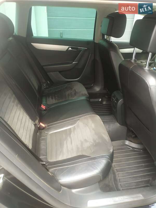 Універсал Volkswagen Passat 2011 в Івано-Франківську