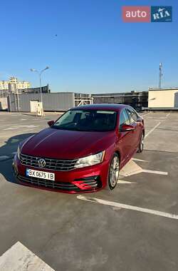 Седан Volkswagen Passat 2016 в Києві