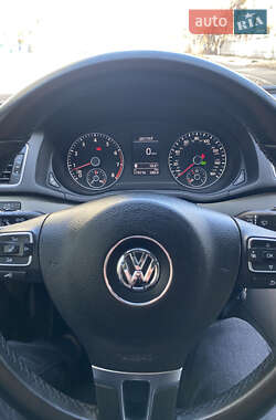 Седан Volkswagen Passat 2013 в Киеве