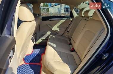 Седан Volkswagen Passat 2013 в Харькове