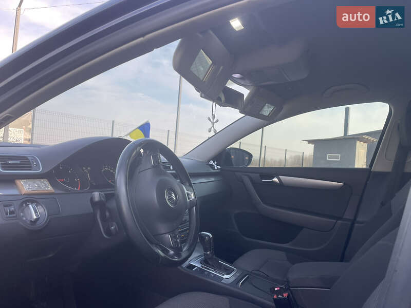 Универсал Volkswagen Passat 2011 в Хусте
