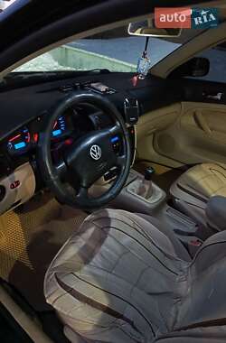 Седан Volkswagen Passat 2000 в 