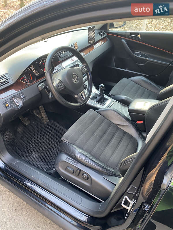 Універсал Volkswagen Passat 2006 в Луцьку