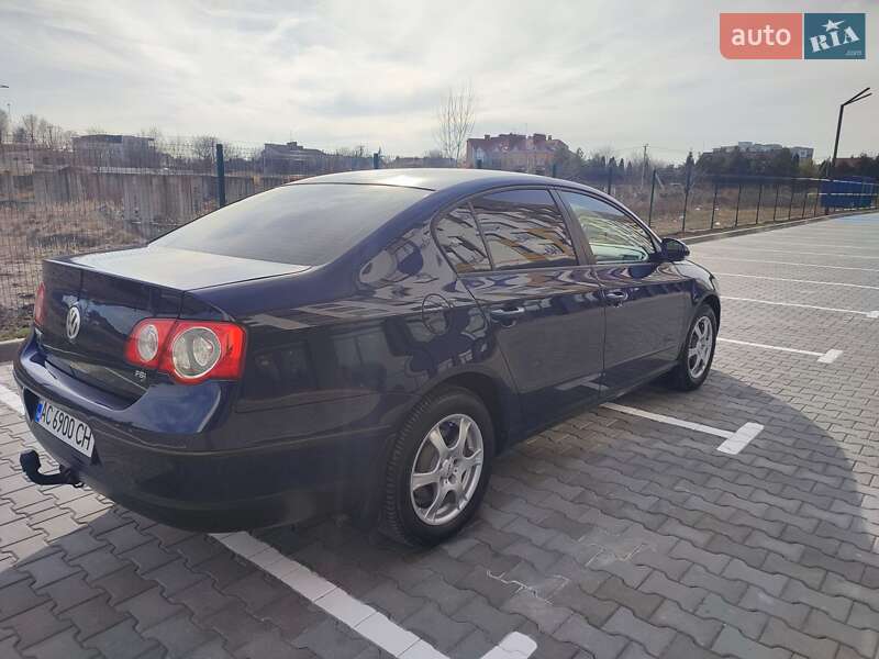 Седан Volkswagen Passat 2005 в Луцке