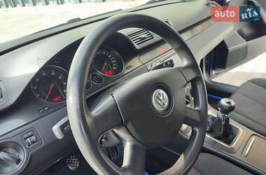 Седан Volkswagen Passat 2005 в 
