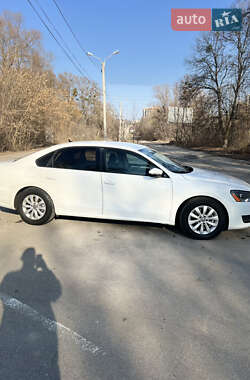 Седан Volkswagen Passat 2011 в 