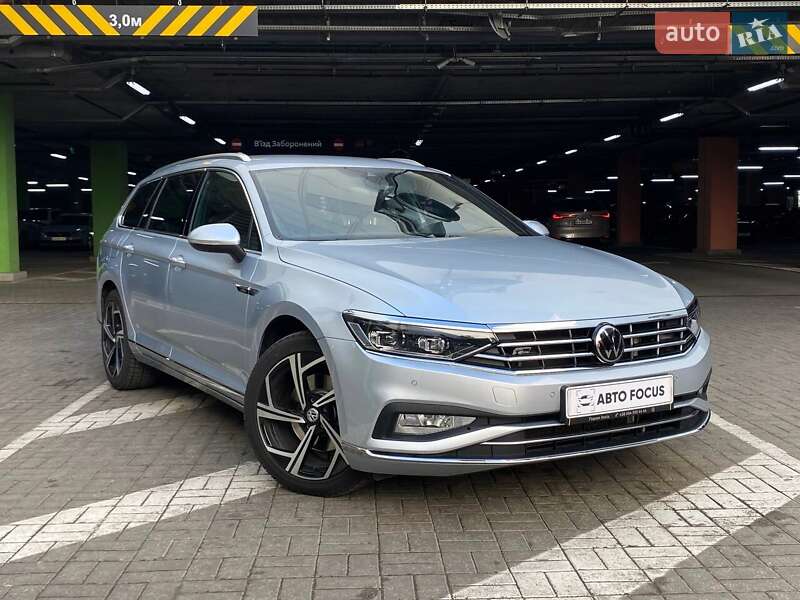 Универсал Volkswagen Passat 2022 в Киеве