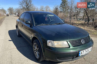 Седан Volkswagen Passat 1998 в Чернівцях