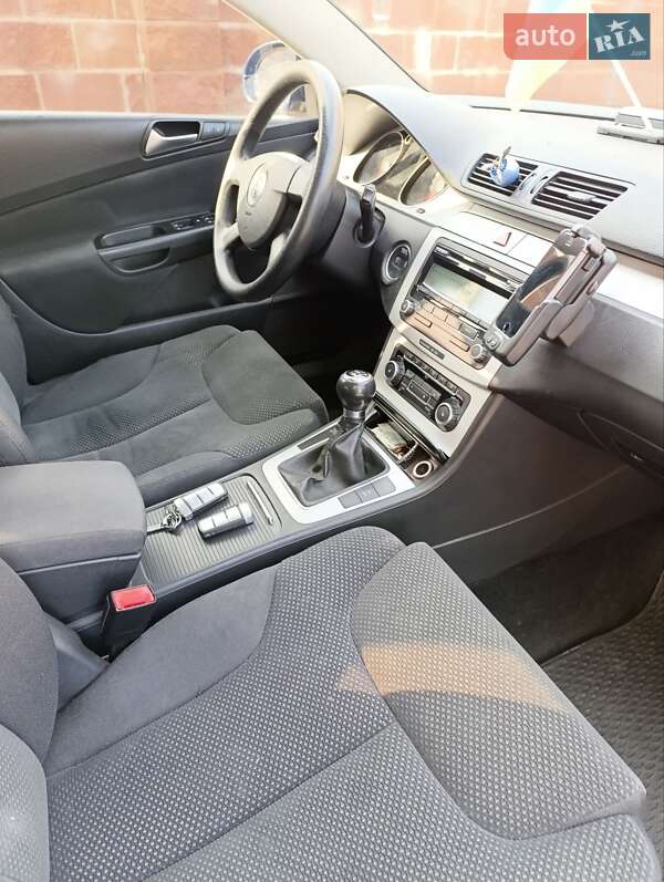Универсал Volkswagen Passat 2010 в Луцке фото 11 Универсал Volkswagen Passat 2010 в Луцке