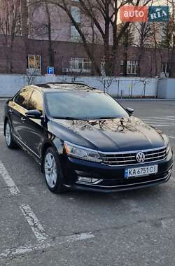 Седан Volkswagen Passat 2016 в Киеве