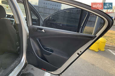Седан Volkswagen Passat 2010 в 