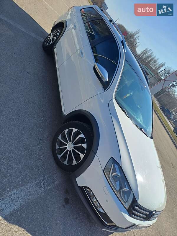 Универсал Volkswagen Passat 2013 в Кропивницком