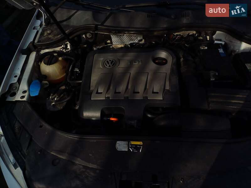 Универсал Volkswagen Passat 2013 в Кропивницком