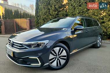 Универсал Volkswagen Passat 2020 в Хмельницком