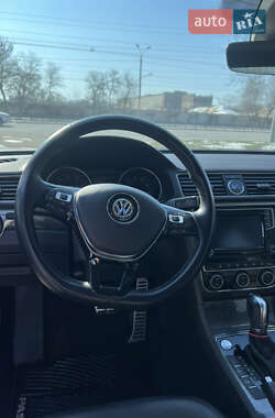 Седан Volkswagen Passat 2015 в Дніпрі