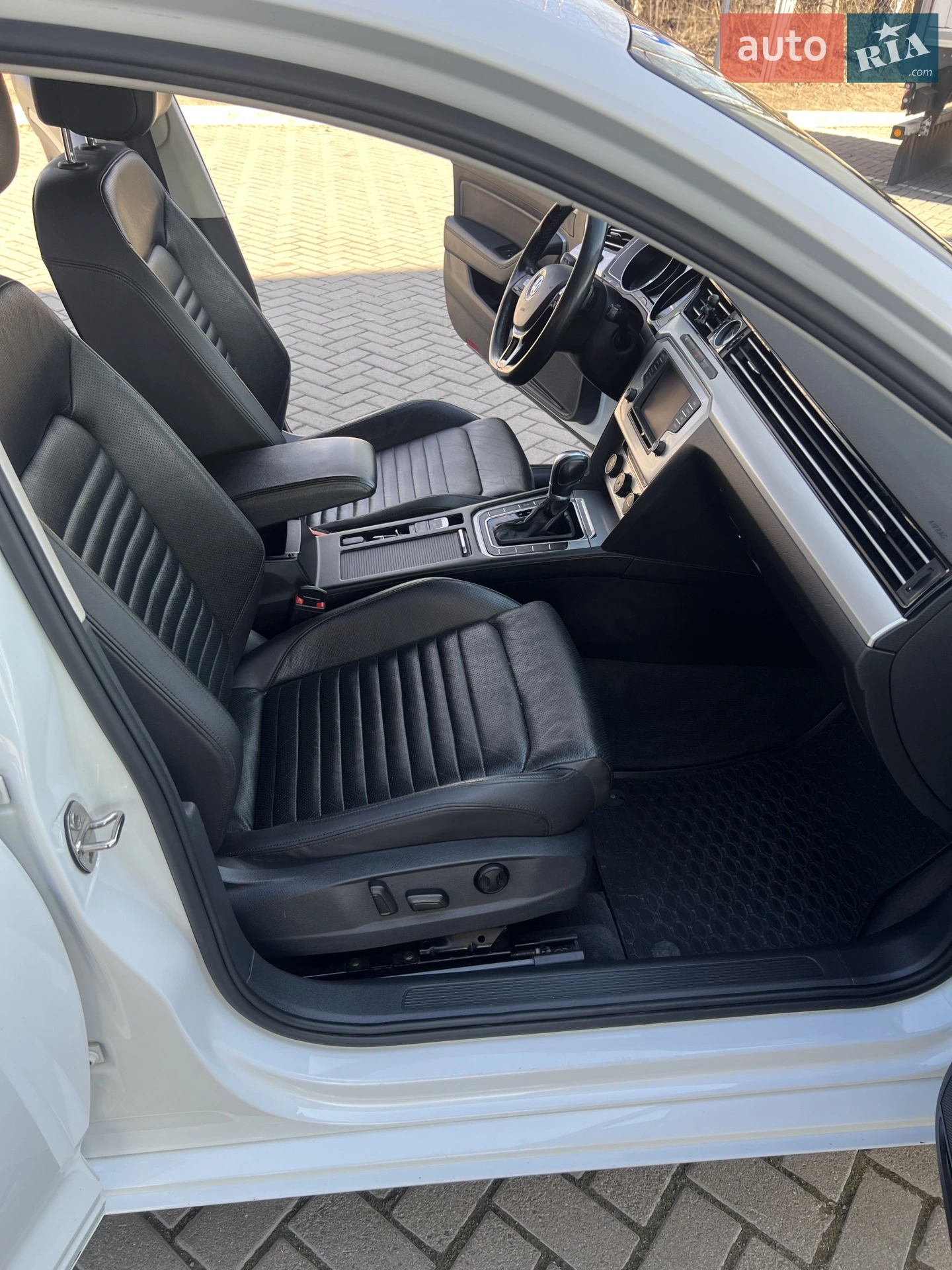 2015 Volkswagen Passat - мініатюра 27