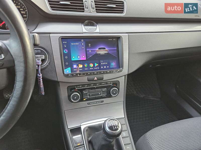 Універсал Volkswagen Passat 2011 в Запоріжжі