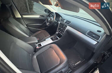 Седан Volkswagen Passat 2012 в Киеве