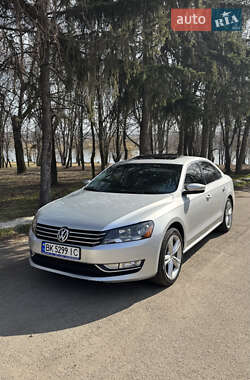 Седан Volkswagen Passat 2014 в Тростянце