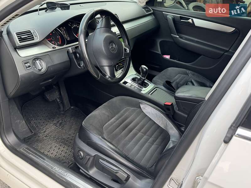 Универсал Volkswagen Passat 2011 в Ирпене