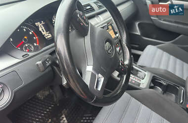 Универсал Volkswagen Passat 2012 в 