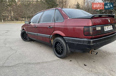 Седан Volkswagen Passat 1989 в Николаеве