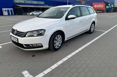 Універсал Volkswagen Passat 2013 в 