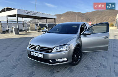 Седан Volkswagen Passat 2014 в Хусті