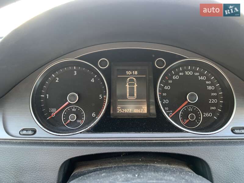 Универсал Volkswagen Passat 2012 в Киеве
