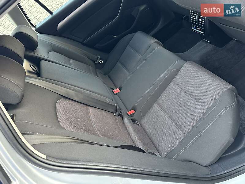 Універсал Volkswagen Passat 2017 в Рівному