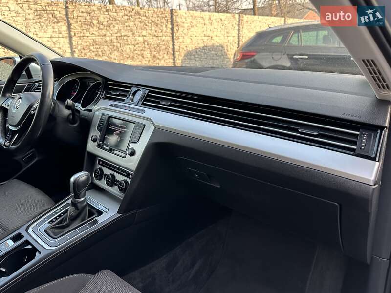 Універсал Volkswagen Passat 2017 в Рівному