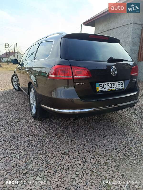 Універсал Volkswagen Passat 2012 в Самборі